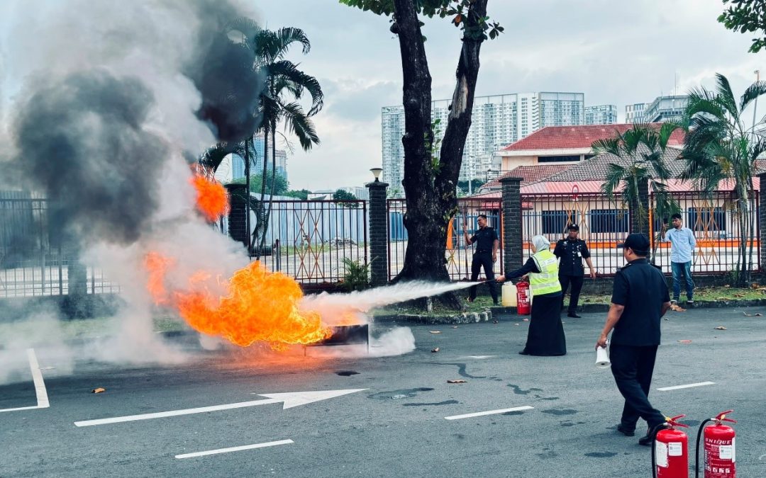 LATIHAN PENGUNGSIAN BANGUNAN UTMSPACE KUALA LUMPUR